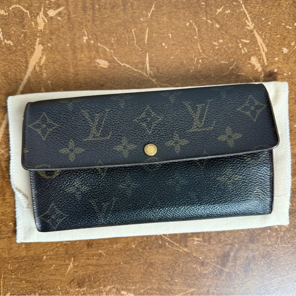 Louis Vuitton Monogram Coated Canvas
Wallet - Picture 6 of 13